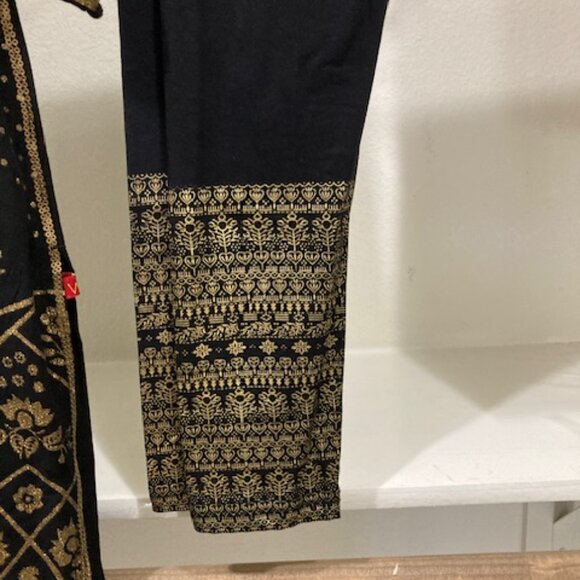 Black chiffon kurta churidar set - Picture 3 of 6